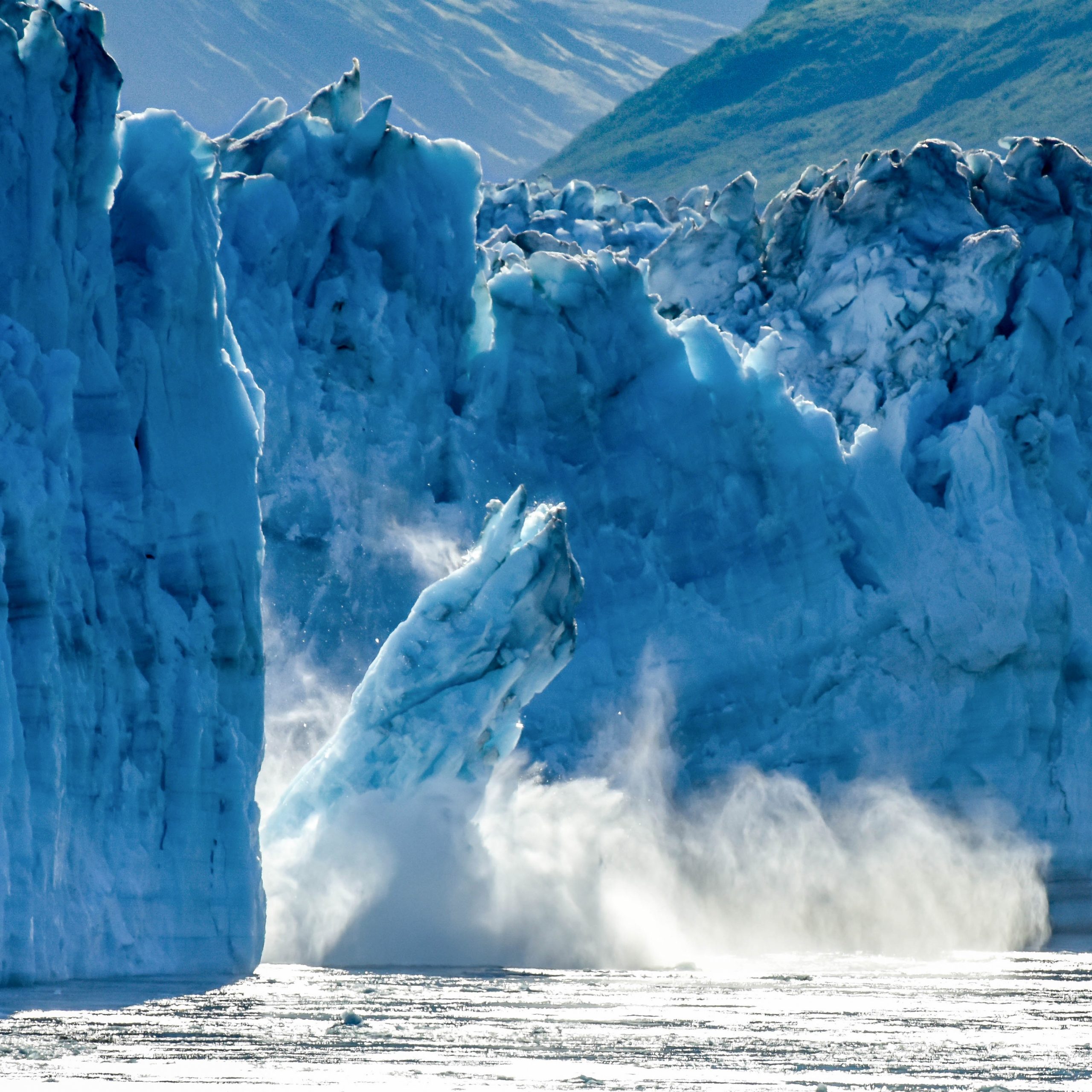iceberg breaking
