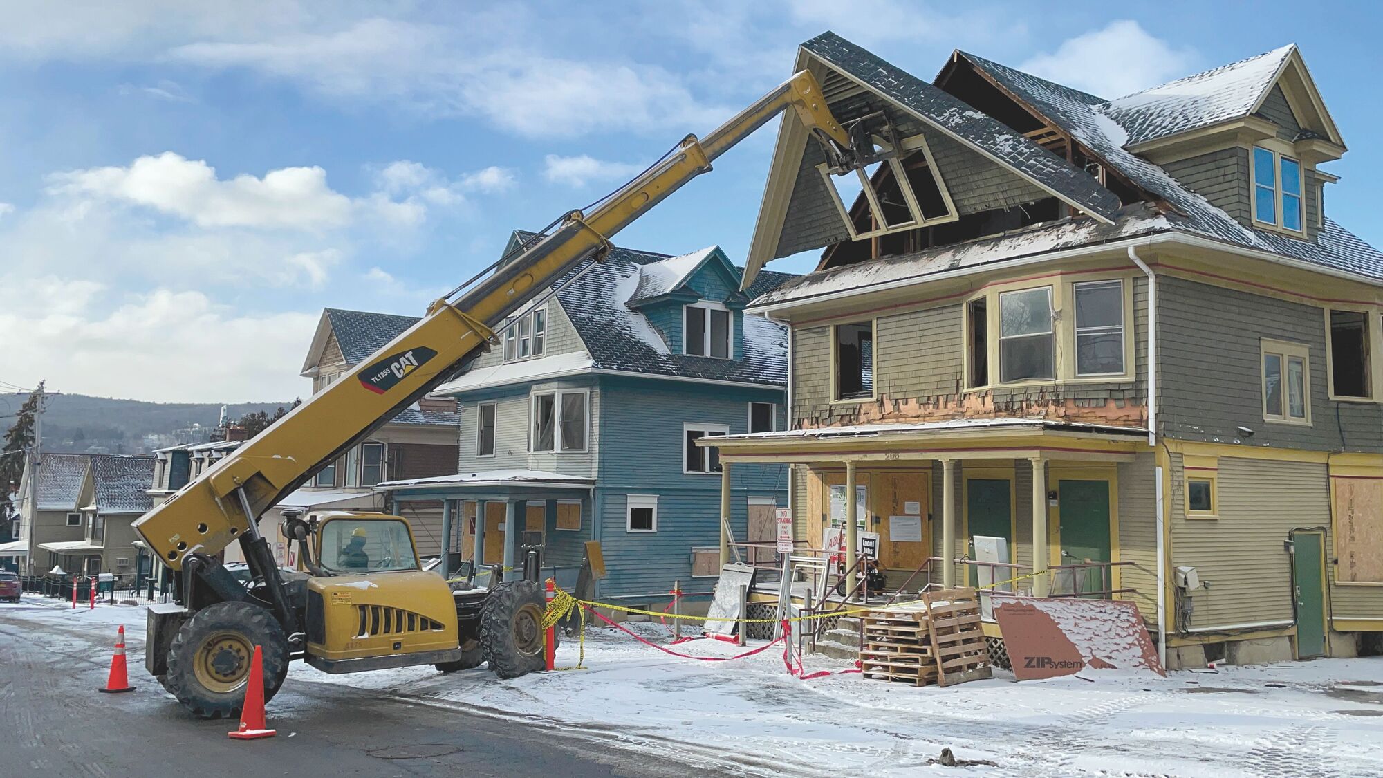 This apartment building in Ithaca, New York, is being deconstructed, piece by piece, as part of a pilot project in sustainable demolition from Cornell’s Circular Construction Lab. Photo: Felix Heisel