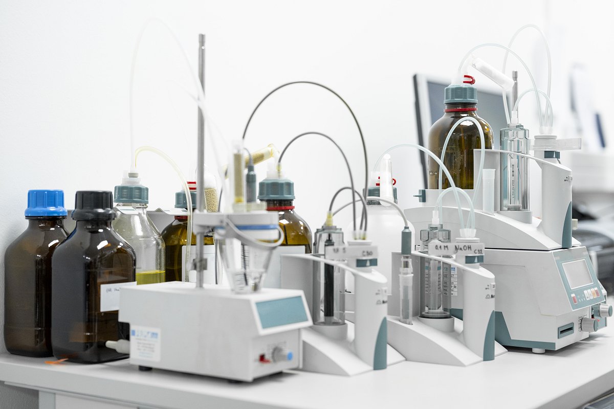Laboratory equipment seen on a table in a clean room (iStock)