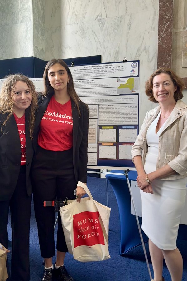 2025 Atkinson-EDF Summer Intern Samantha Johnstone at Moms Clean Air Force event